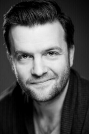 Tom Bennett Tom Bennett