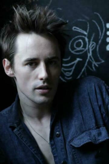 Reeve Carney