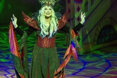 Snow White 2022 Theatre Royal Nottingham_082 credit Whitefoot Photography.jpg